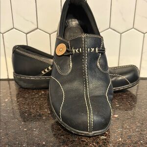 Clarks Women’s Unloop - Black Leather Loafers with Tan Stitching